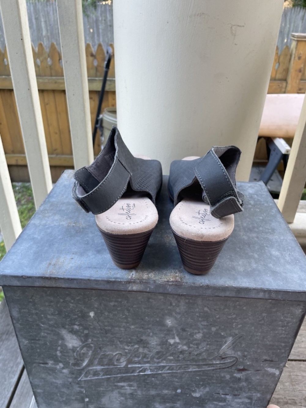 Clarks Ultimate Comfort Valarie James slingback heeled Sandals Size 8W - Picture 3 of 5